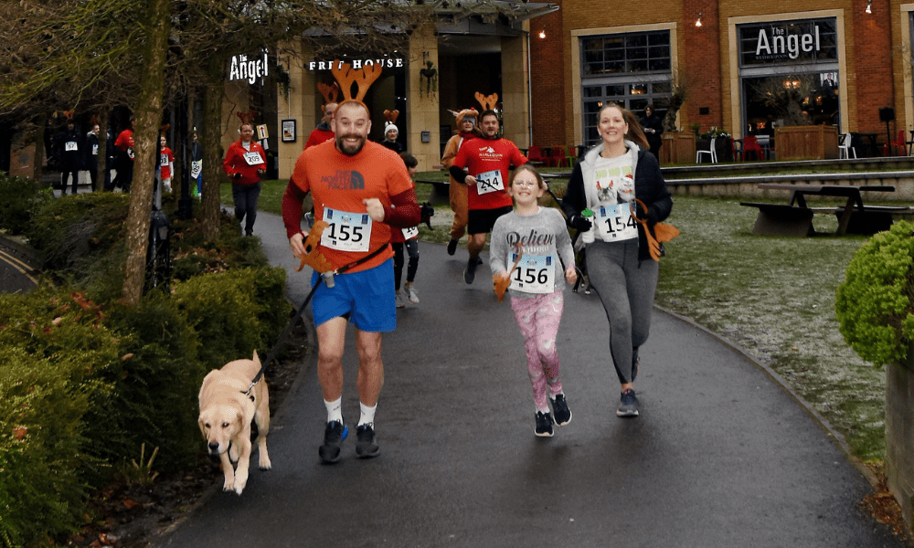 Runners taking part in Reindeer Run 2022